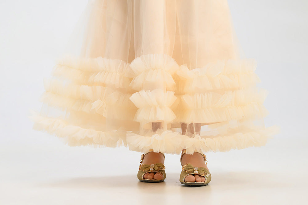 Gara svētku kleita meitenei