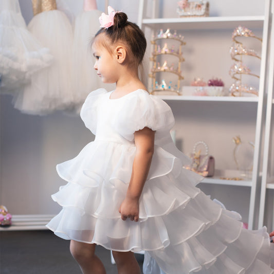 Grezna bērnu kleita ar volāniem balta